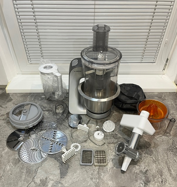 Kuchynský robot Bosch MUM 58364 1000W