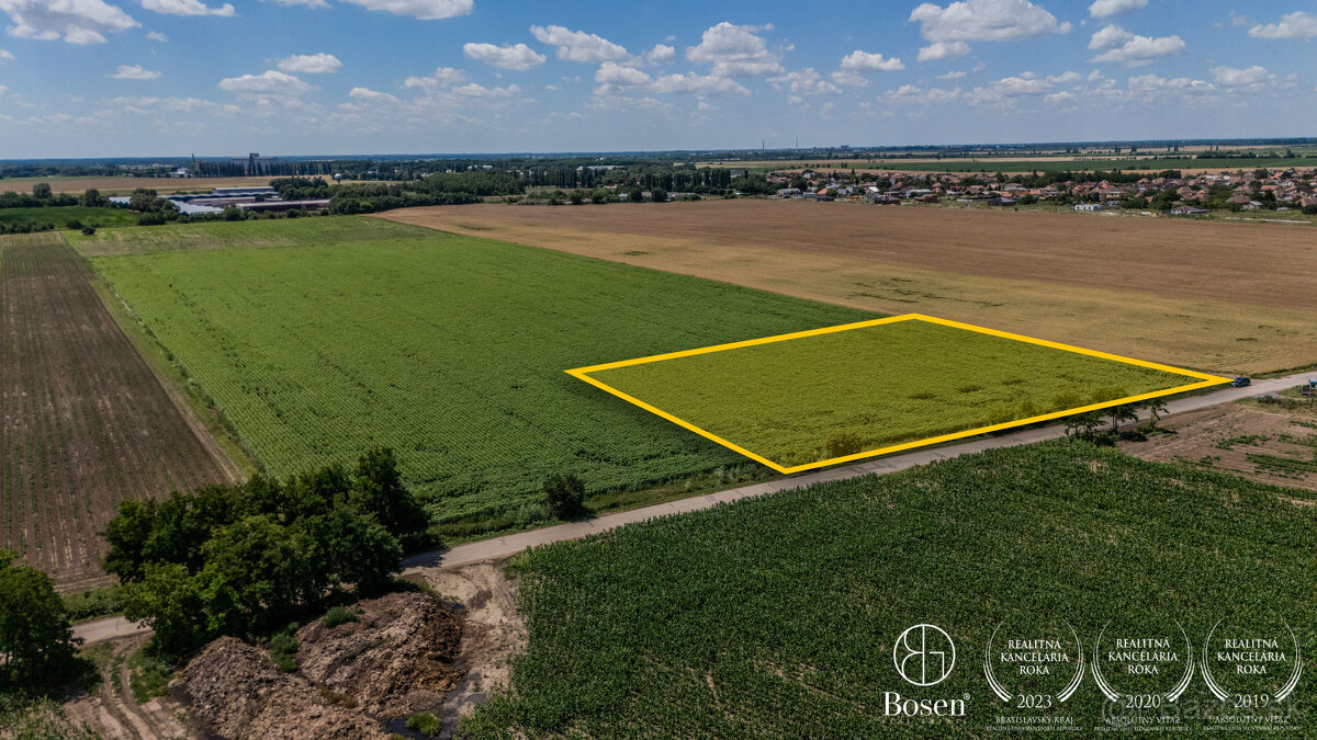 BOSEN | Na predaj - Pozemok určený na výstavbu RD, 20 000 m2