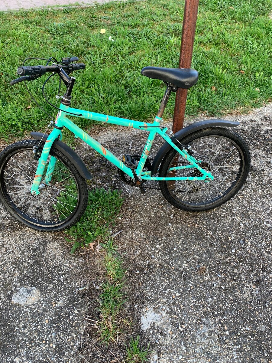 Dievčenský horský bicykel.
