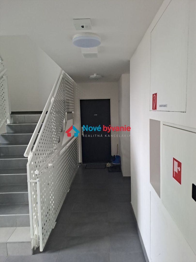 Predaj 3 izbový byt s veľkou terasou - Bratislava - Nové Mes