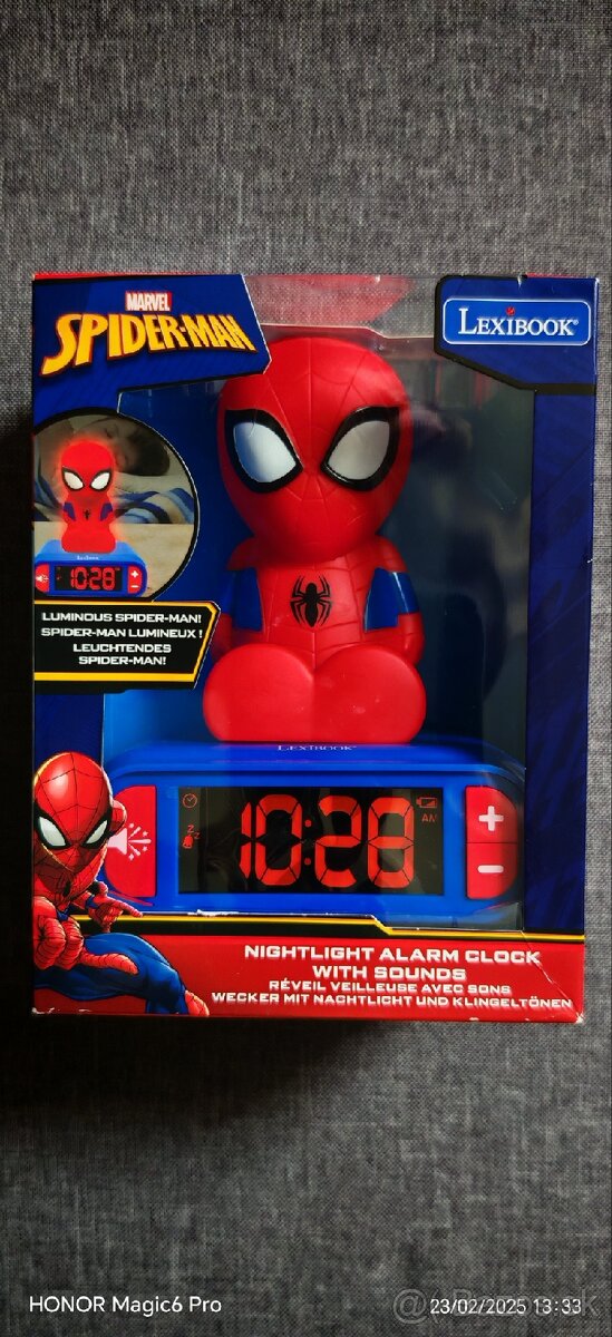 Nový budík so zvukmi Spiderman.