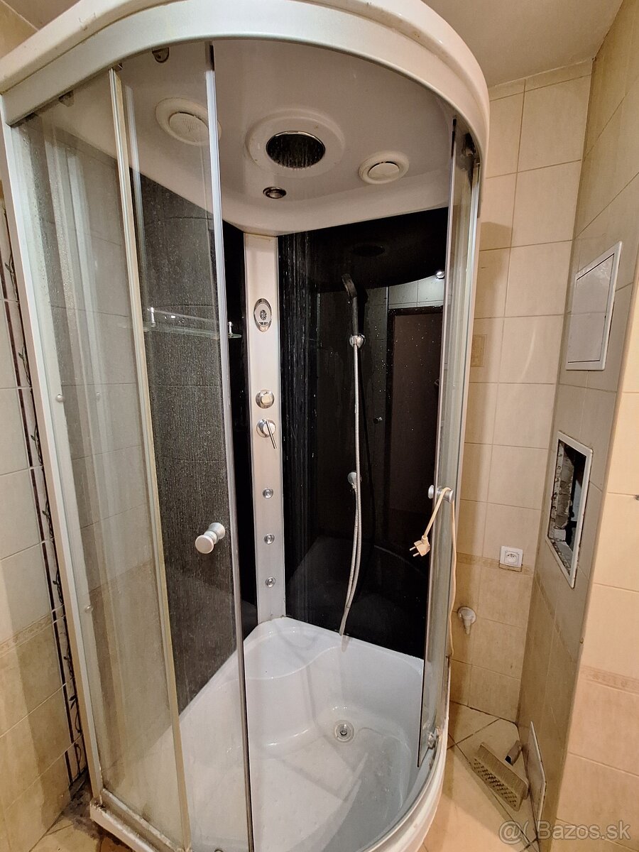 Sprchový box 90x90 cm s rádiom, triskami a dažďom