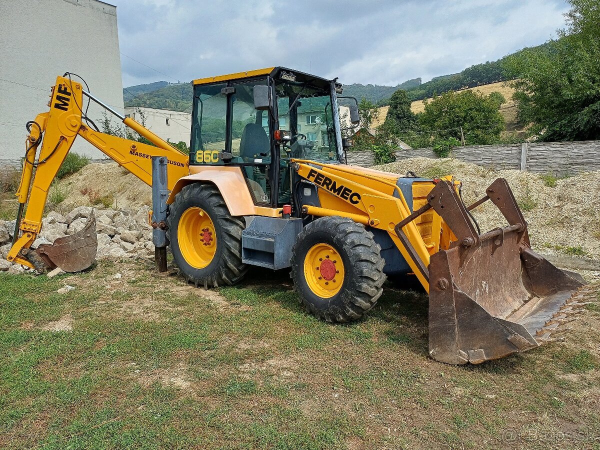 Traktorbager MF 860. 4x4