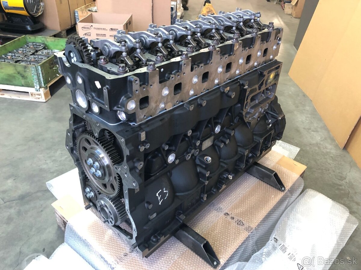 Automechanik nákladných vozidiel