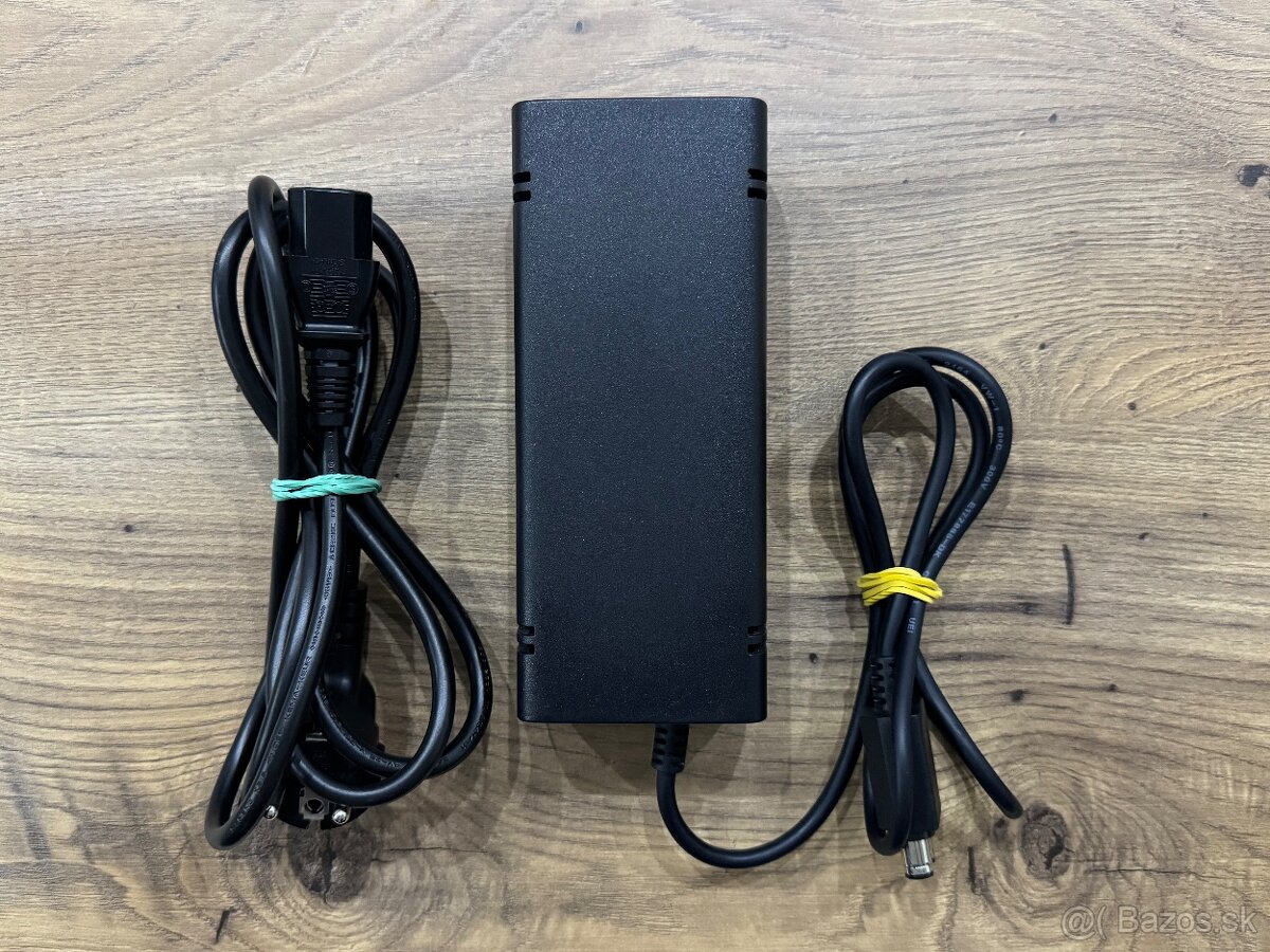 Originál napájací zdroj na XBOX 360 Slim