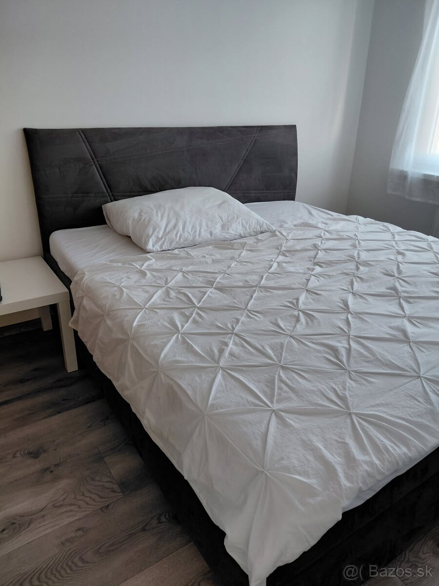 Manželská postel 180 x 200