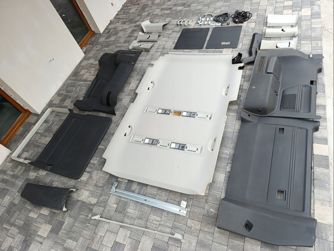 Kupim interier z VW T5/T6 Caravelle kratka verzia 1x supacky