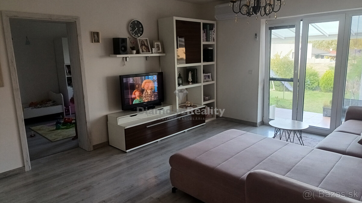 RezervovanéNa predaj krásna novostavba v obci Svätoplukovo