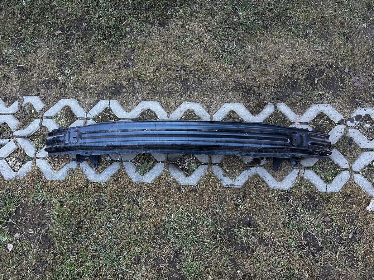 Predná výstuha Fabia 1