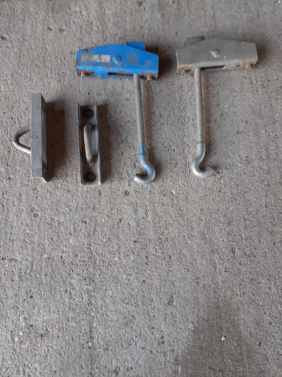 predavam dvojmontaz sponovaky na traktor Deere, Massey fergu