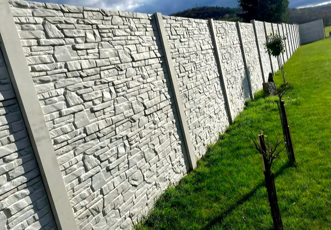 Betonovy plot , podhrabové dosky 3d,2d montáž