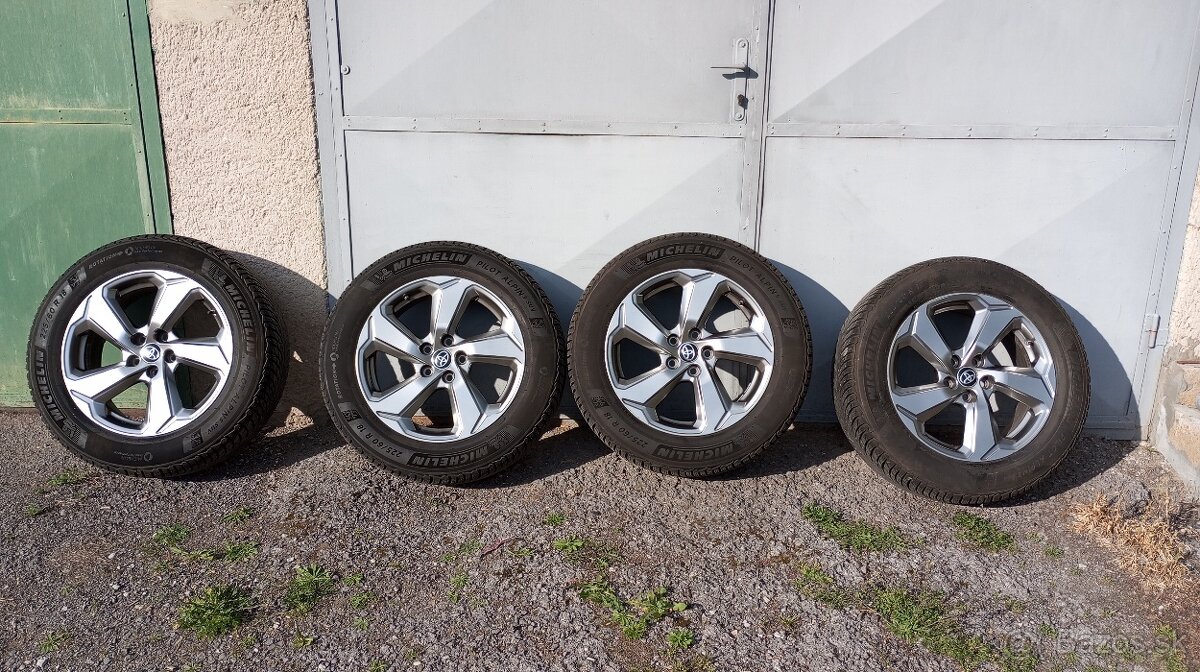 18" ORIGINÁL TOYOTA RAV4 5.gen. alu disky 5x114,3 7x18 et35