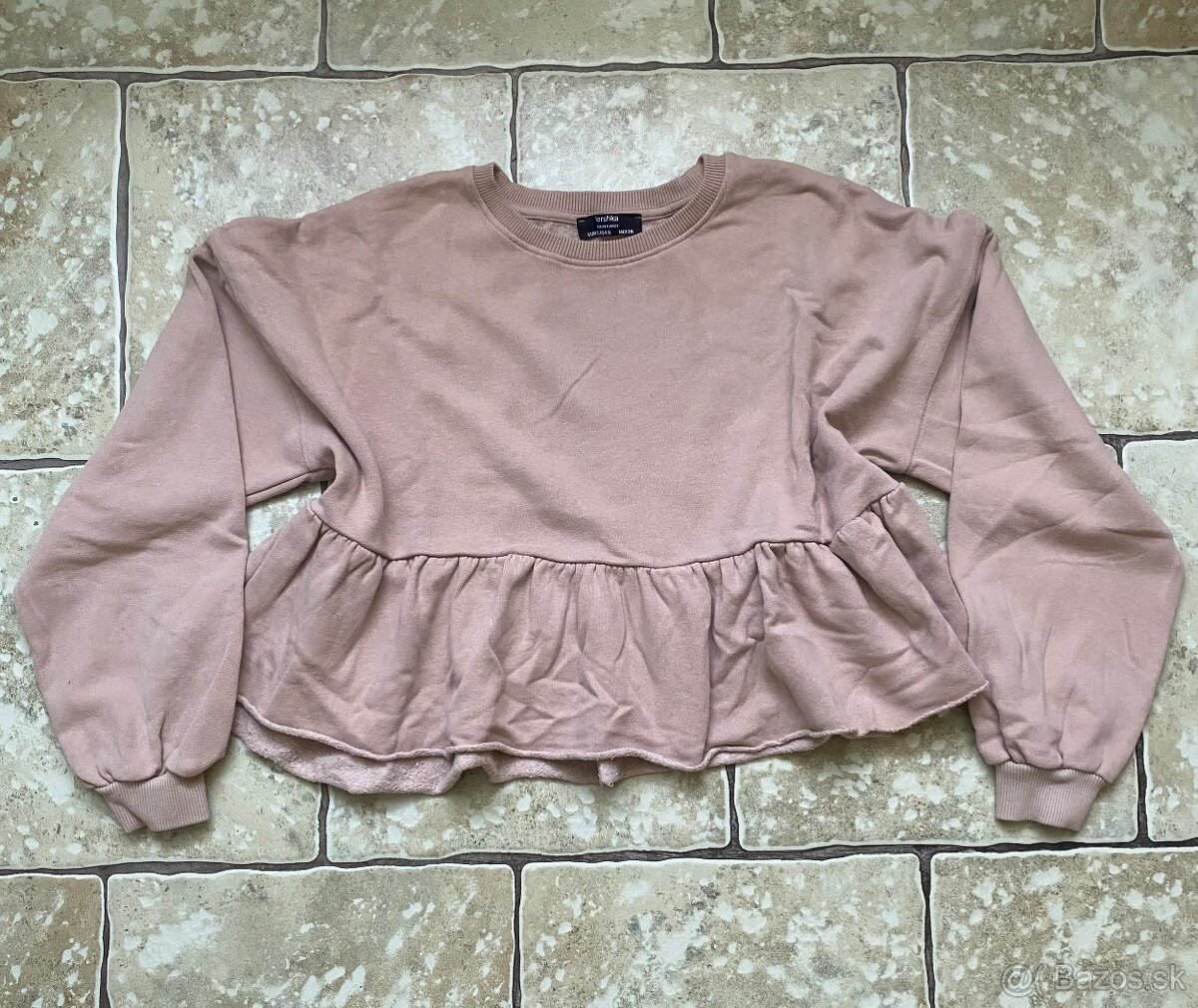Béžová mikina s volánom Bershka
