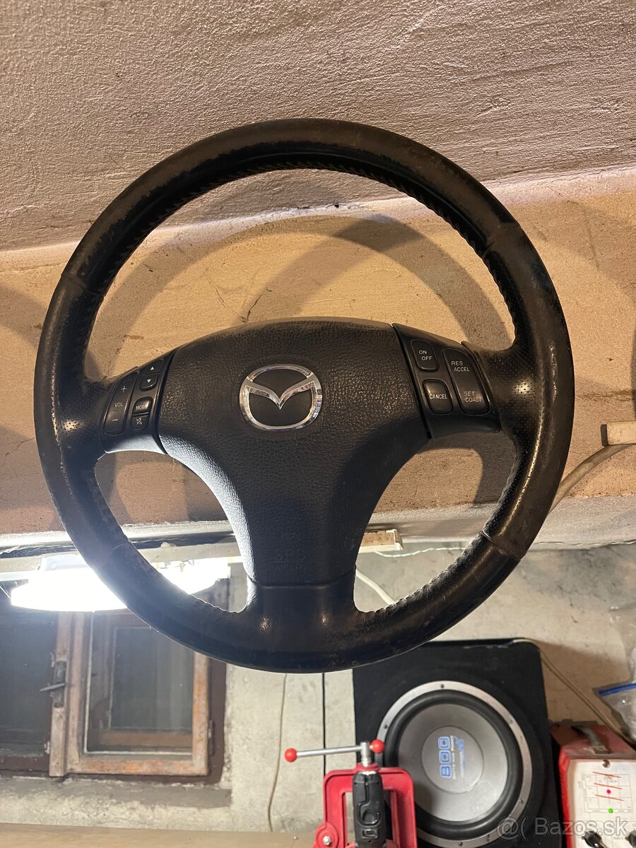 Volant Mazda 6