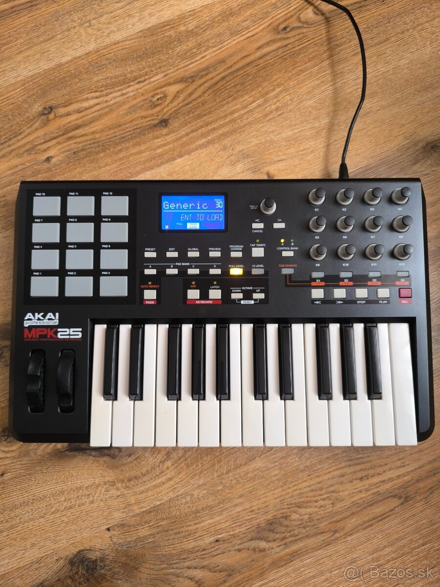 Akai MPK 25