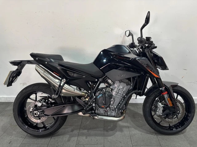 KTM DUKE 890 tech pack 7995€ s Dph 6500€ bez Dph