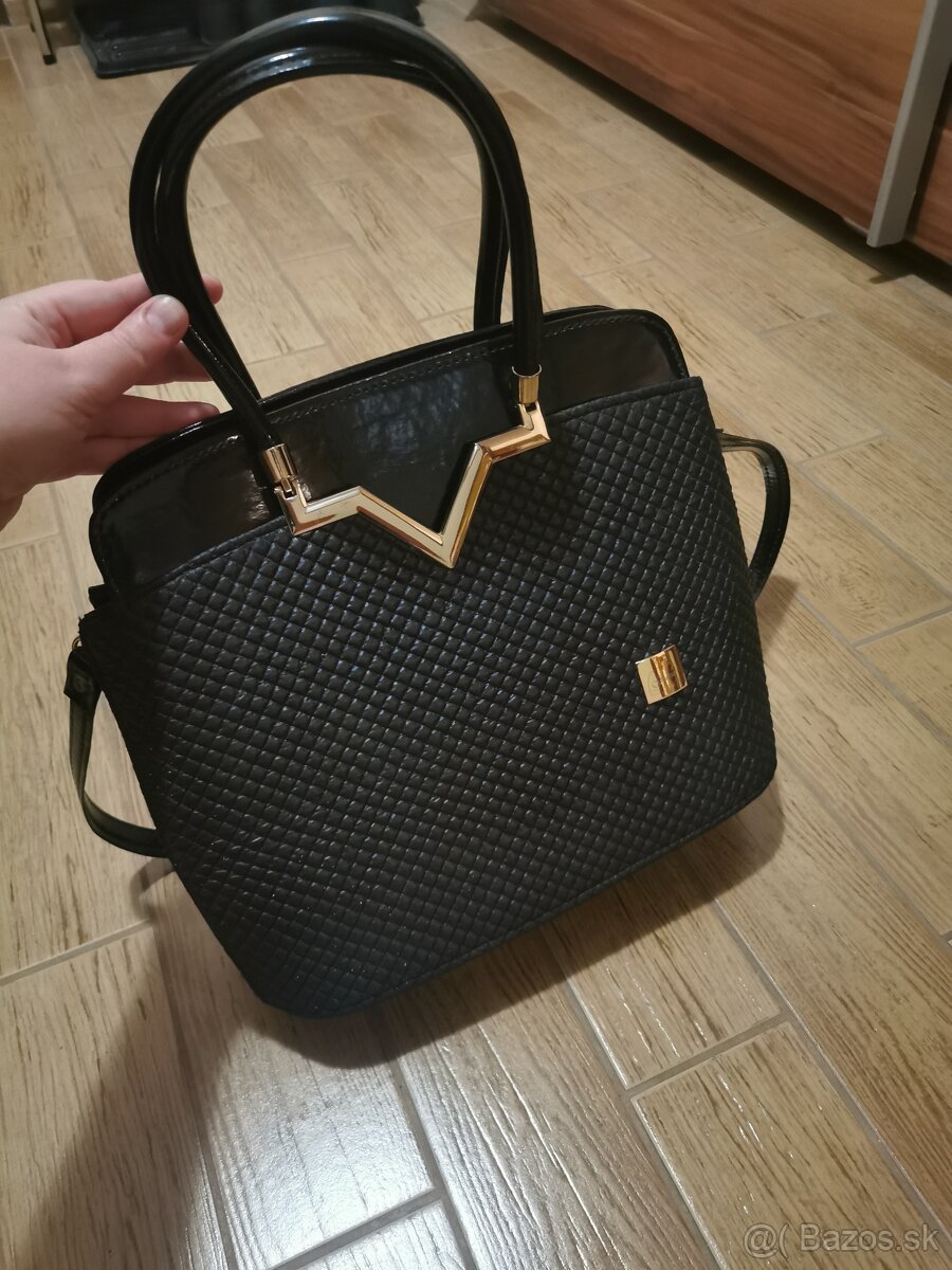 Čierna elegantná kabelka