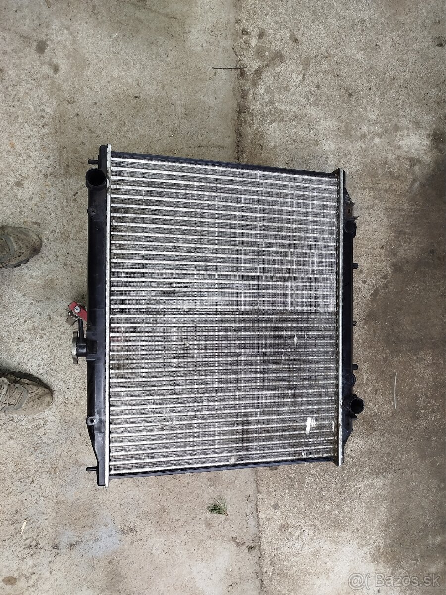 Chladič Nissan Terrano 2 2.7 TDI