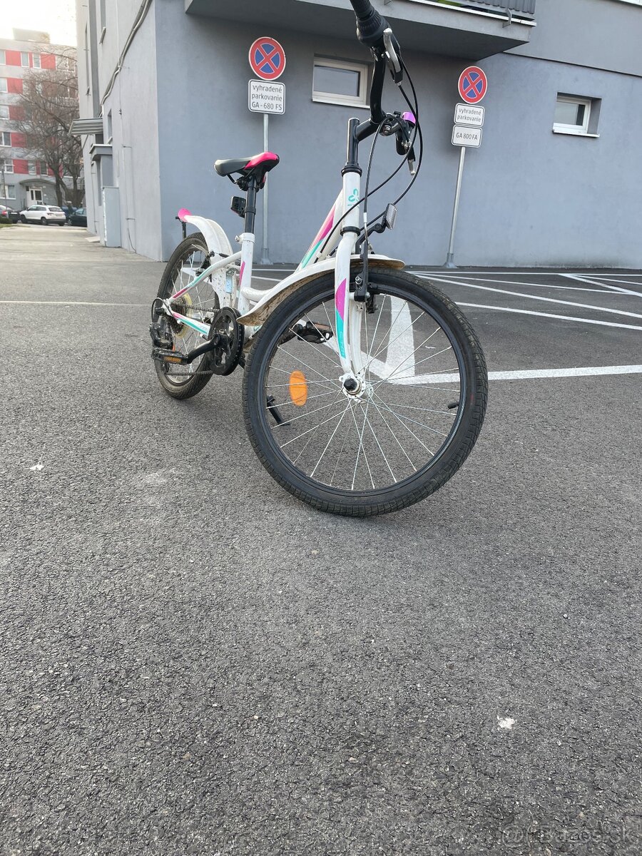 Dievčenský bicykel