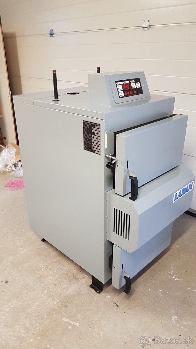 Nerezový splyňovací kotol na drevo 25kw