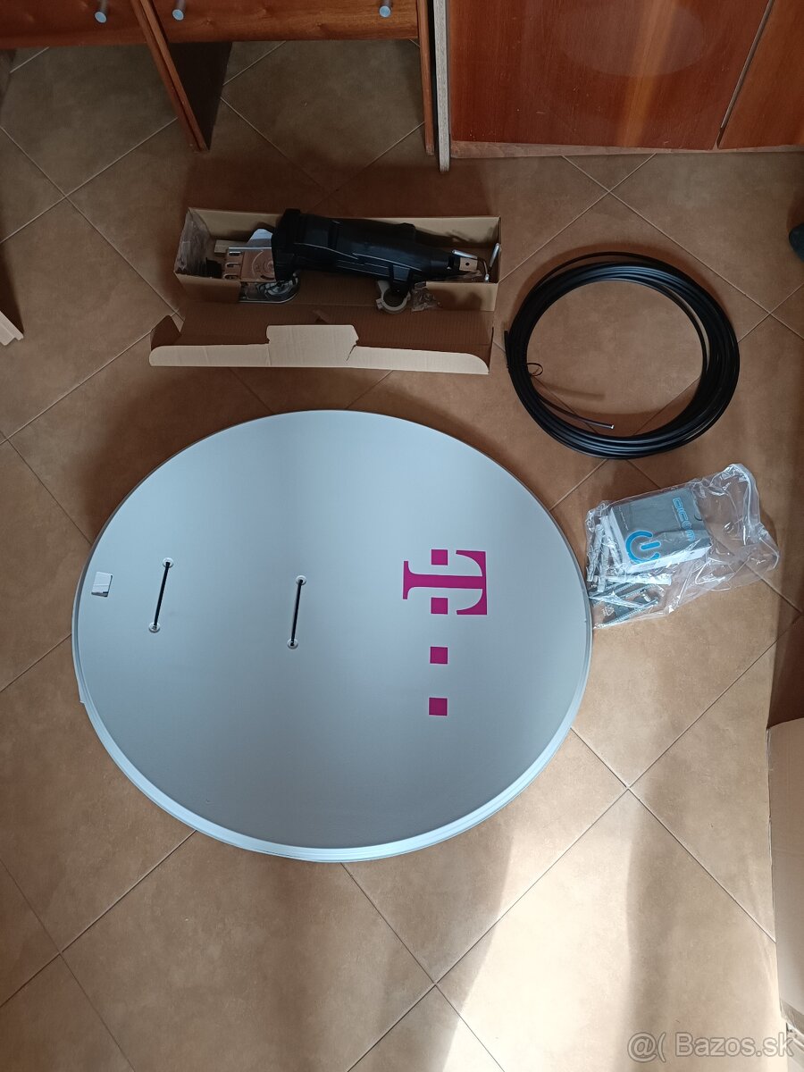 Satelit