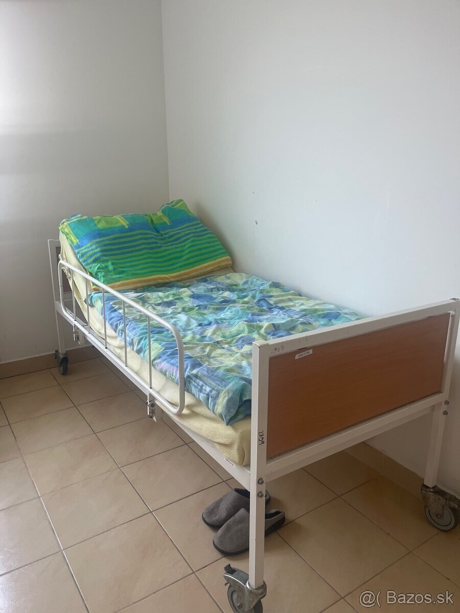 polohovateľná posteľ
