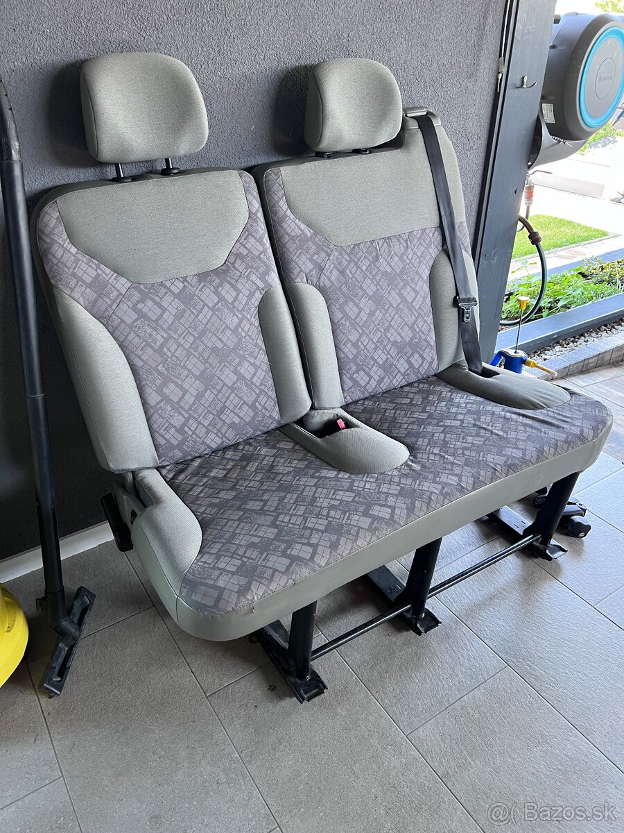 Zadna dvojlavica Opel Vivaro Renault Trafic Fiat Talento