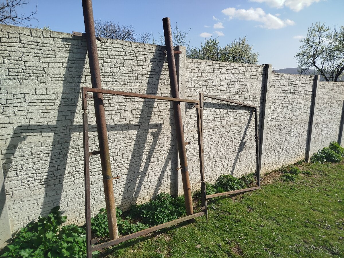 Dvojkridlova brána