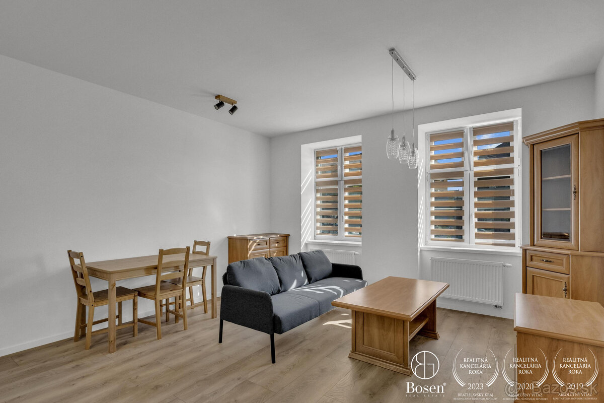 BOSEN | priestranný 3 izbový byt v centre mesta Malacky, Rad