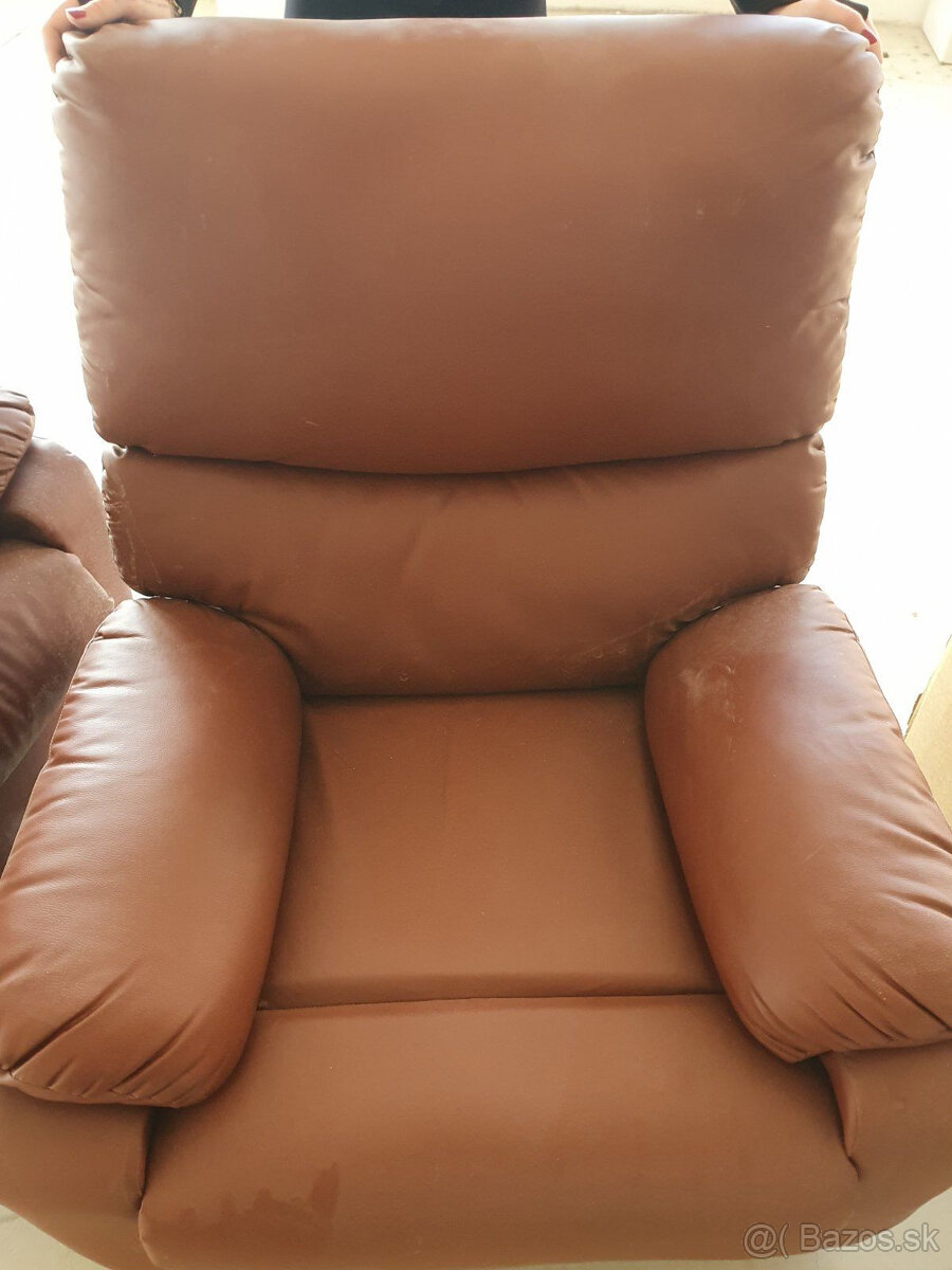kožené polohovacie kreslá