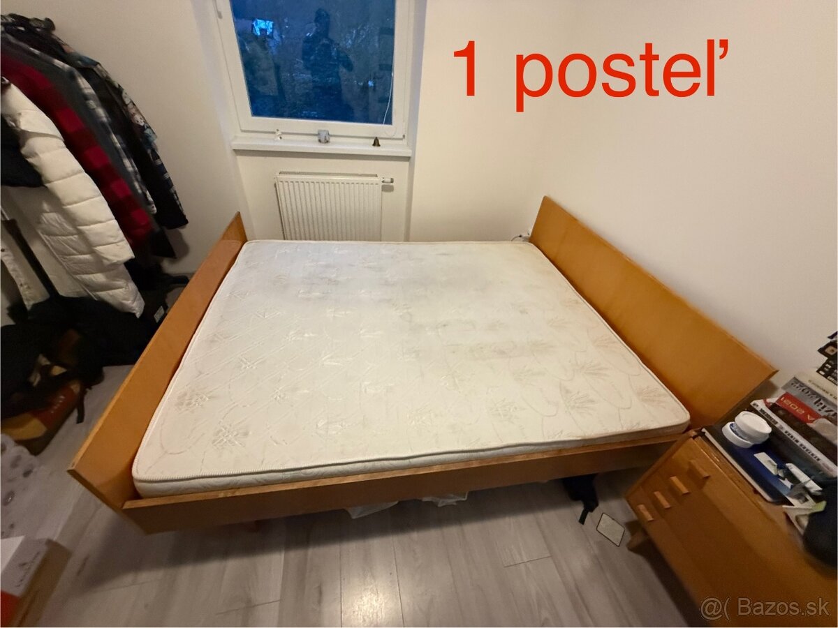 Postele