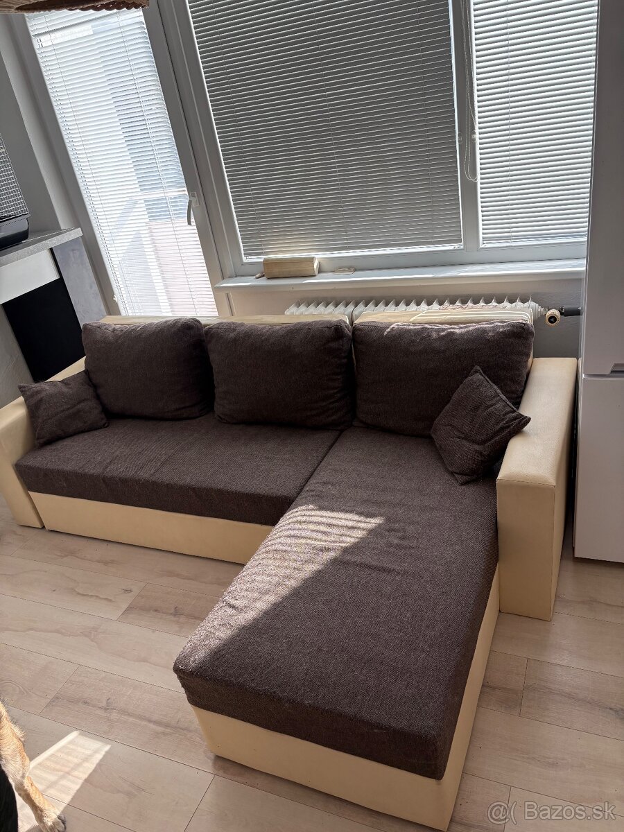REZERVOVANÝ Menší rozkladací L gauč