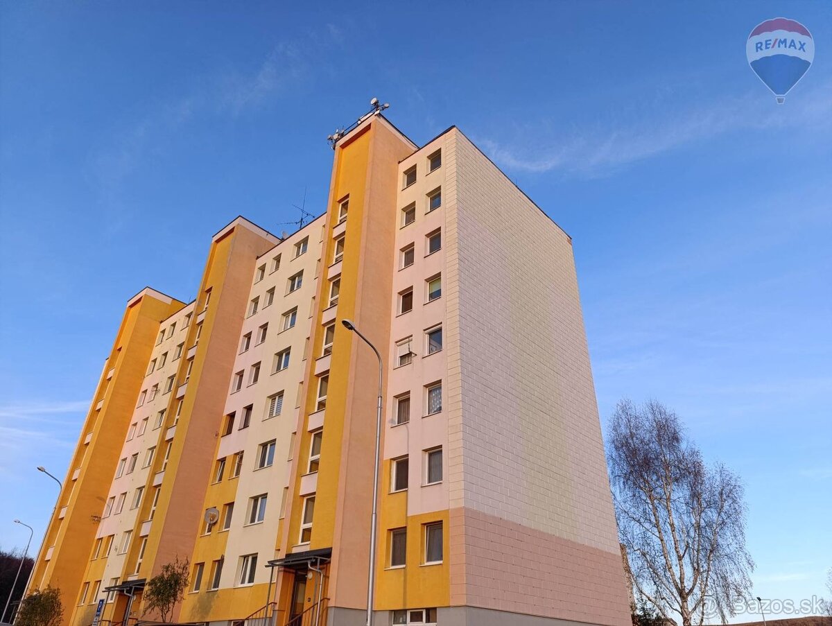 Prerobený 3-izbový byt v pokojnej zelenej časti Podbrezín