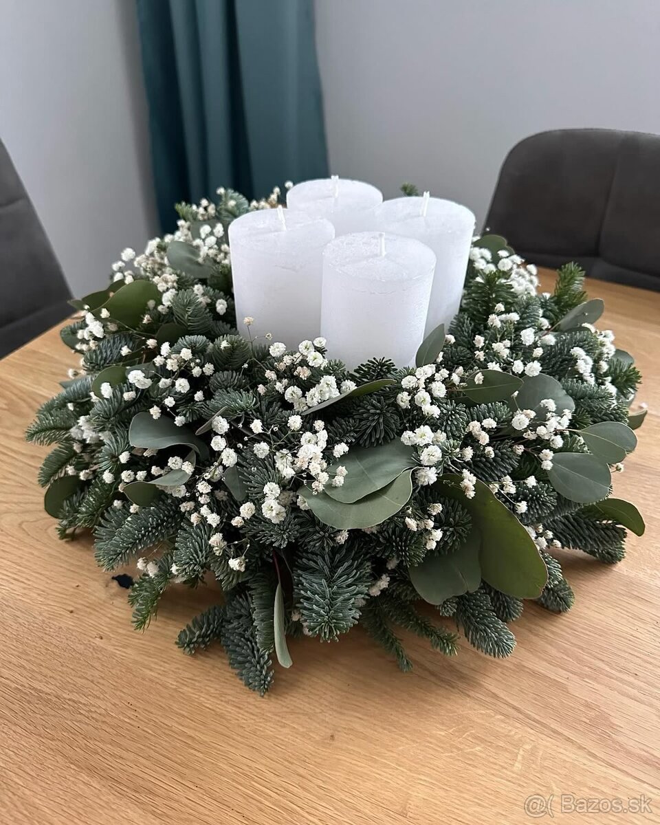 Adventný veniec, veniec na dvere