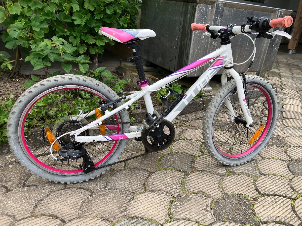 Predám dievčenský bicykel