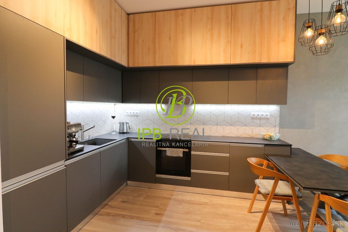 KRÁSNY 3 izb.rodinný dom v slepej ulici s veľkým záhradným d