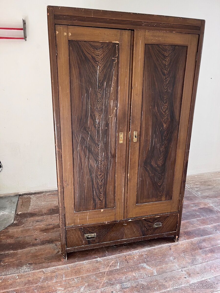 Skrina z masivu - zachovala