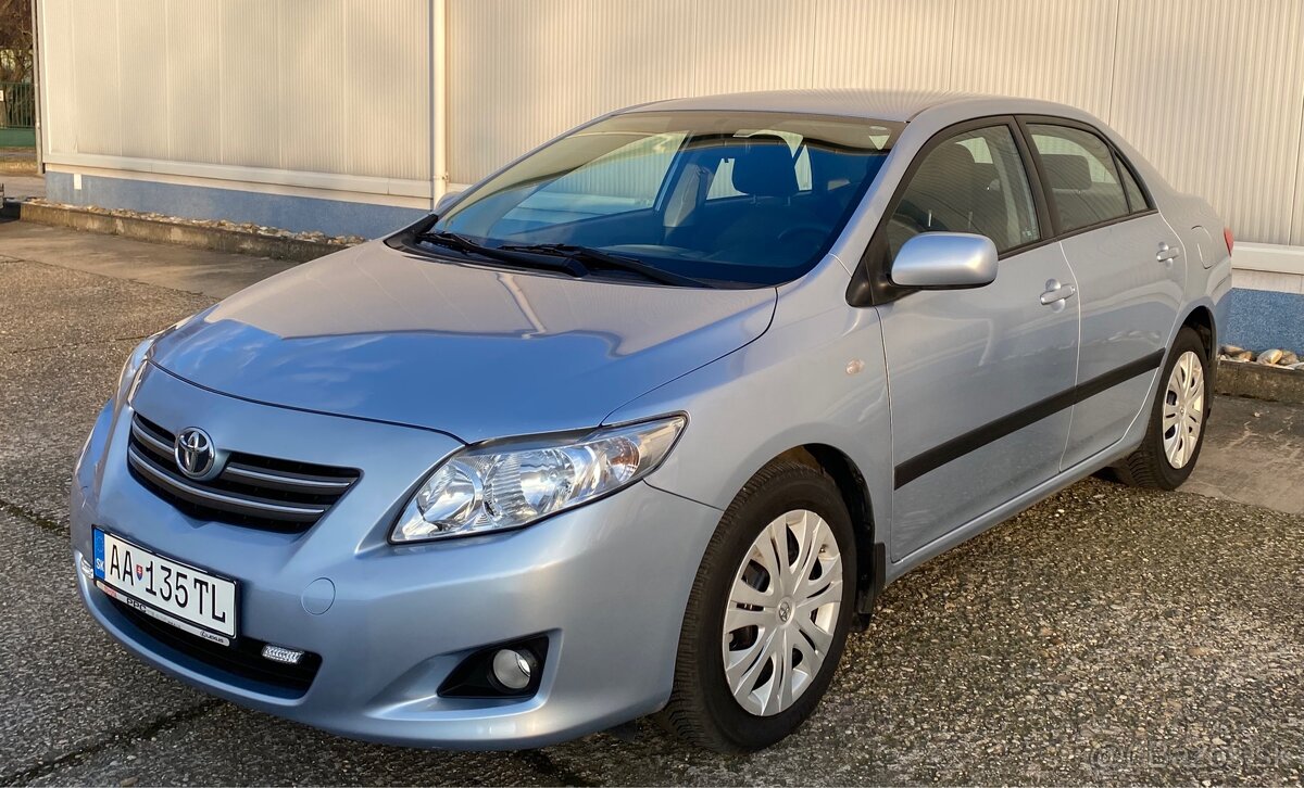 Toyota Corolla 1.6 VVT-I, benzín, Klíma, senzory, Bluetooth