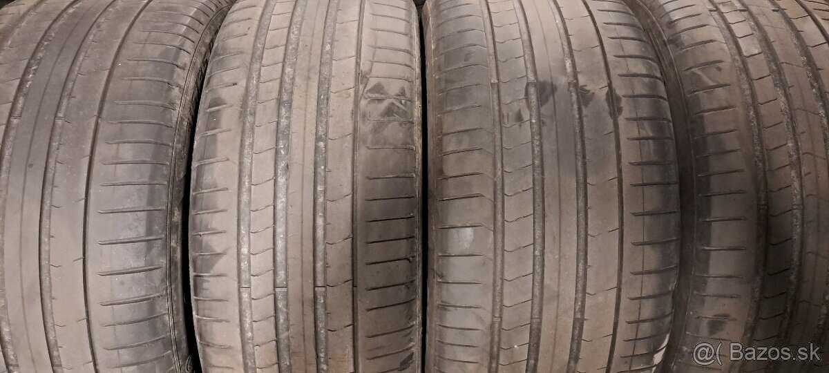 Predám letný dvojrozmer 275/40r21+315/35r21 Pirelli z B.M.W