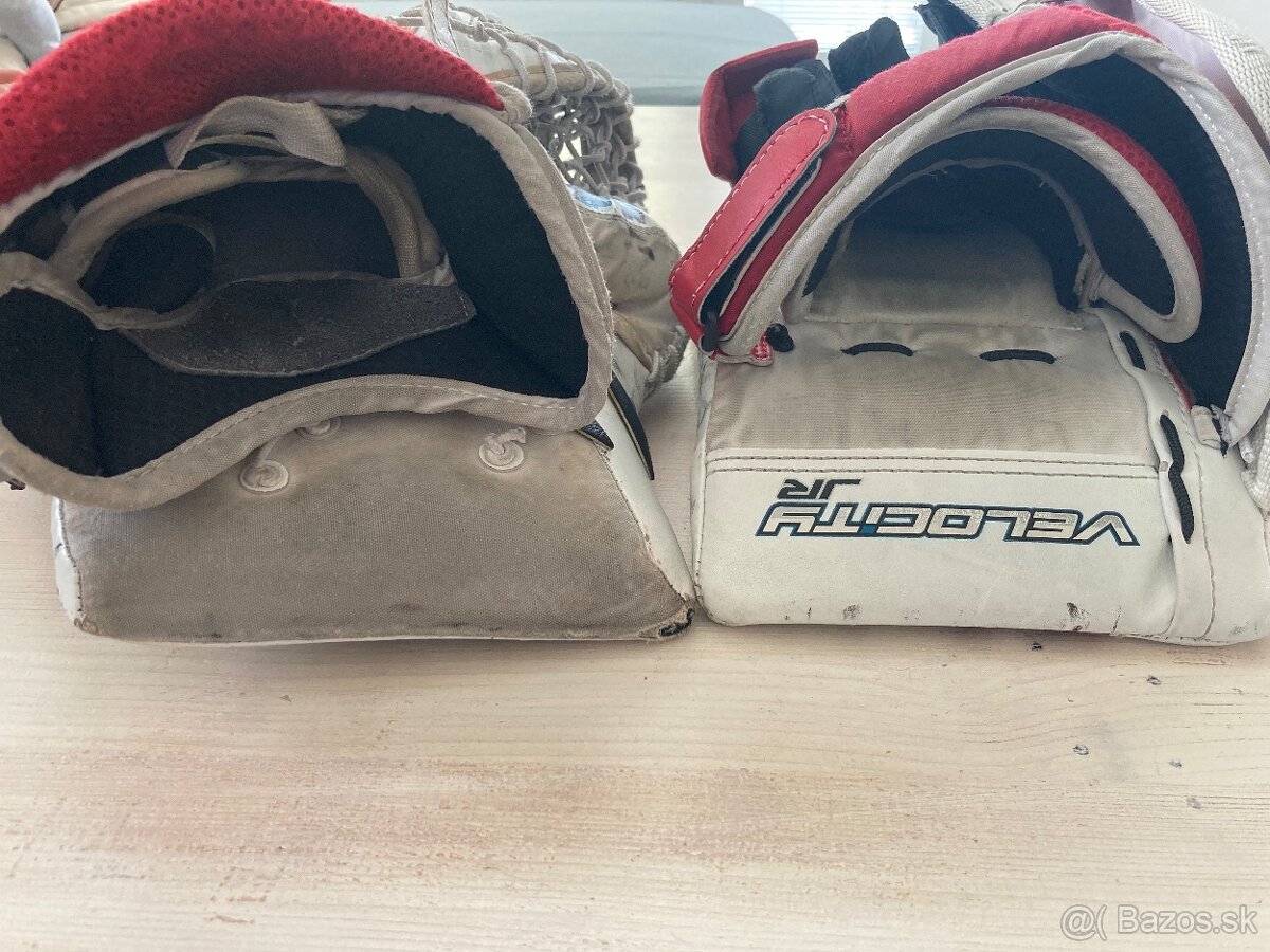 Lapačka a vyražačka VAUGHN VELOCITY JR V9