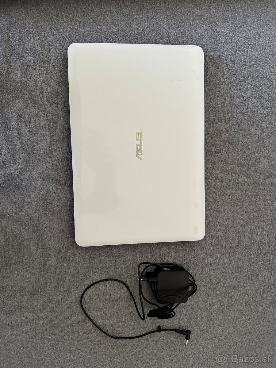 ASUS F556UQ-DM952T