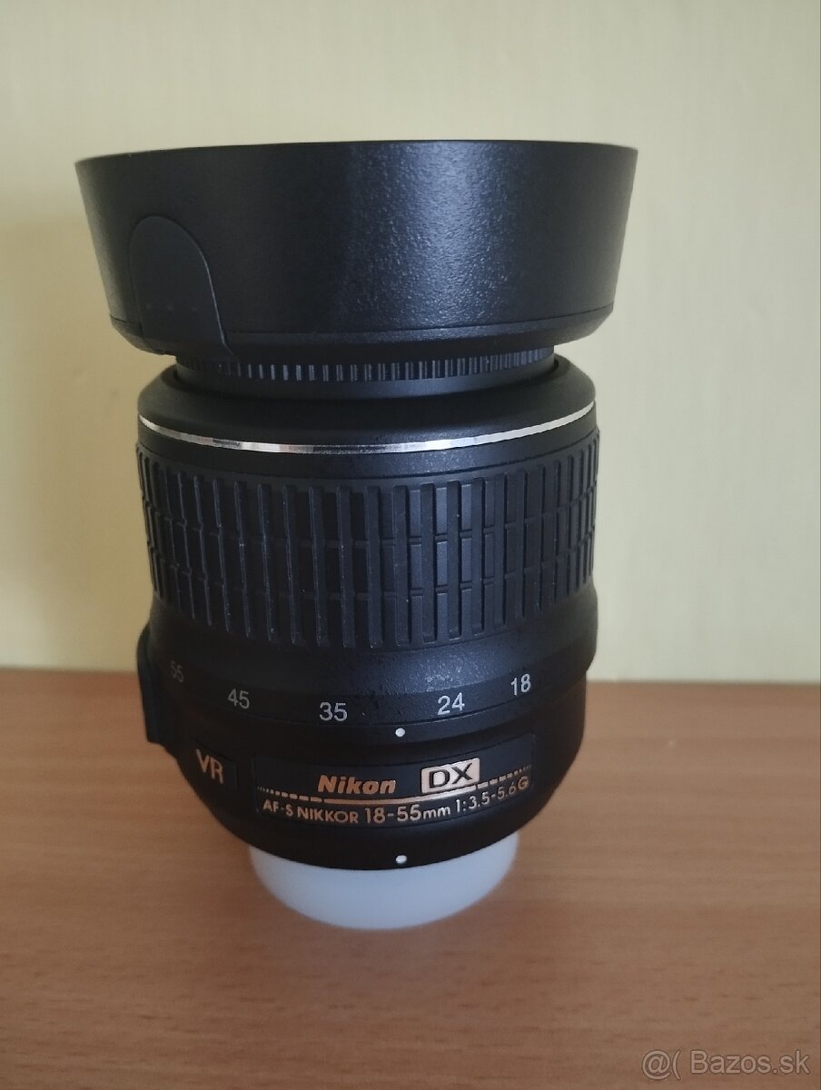 objektív Nikon 18-55+ slnečná clona