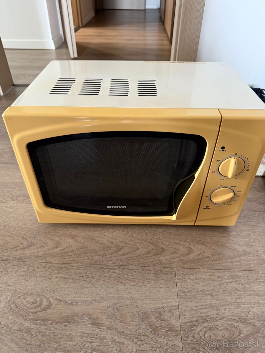 Mikrovlnka s grilom
