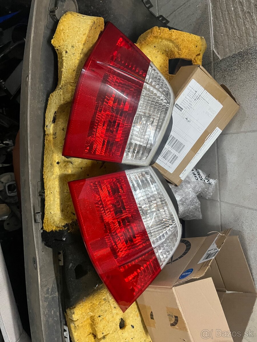 zadné svetlá BMW e61