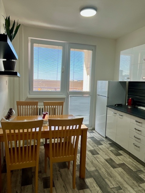 Veľký 3-izb. byt Klokočina, loggia, čiastočne zariadený