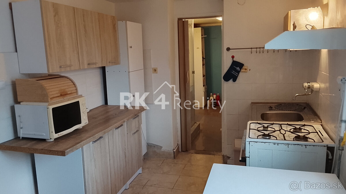 RK4 -  NA PREDAJ  -  4 izbový  rodinný dom , DIAKOVCE