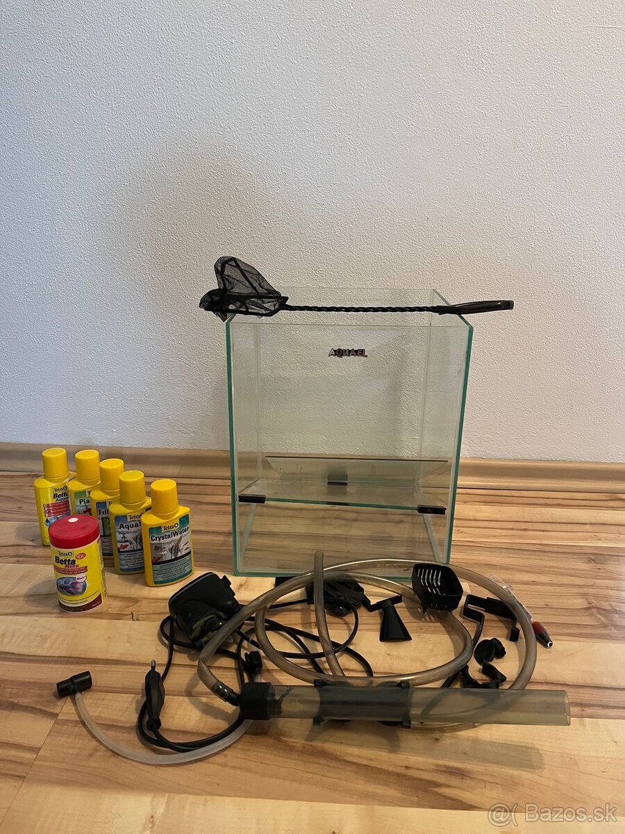 Akvárium 25x25x30 s príslušenstvom