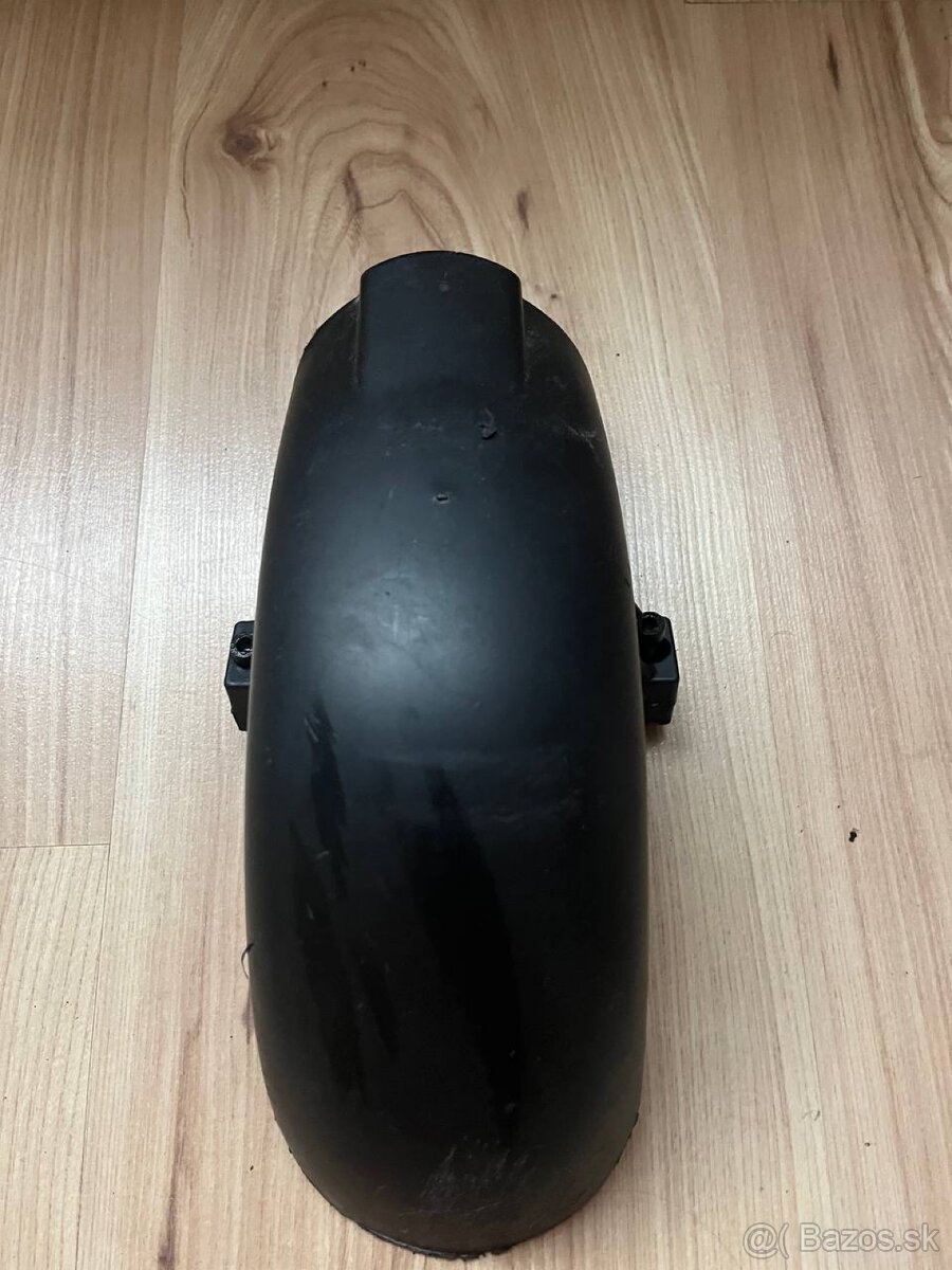 Predný blatník na elektrokolobežku