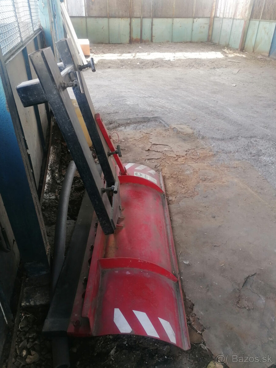 Snehová radlica na vysokozdižný vozík