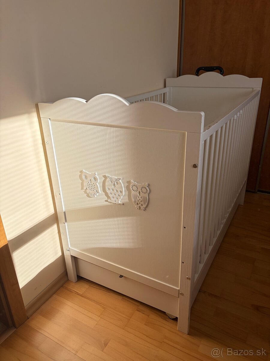 Detská postieľka KLUPS Marsell s uložným boxom a matracom